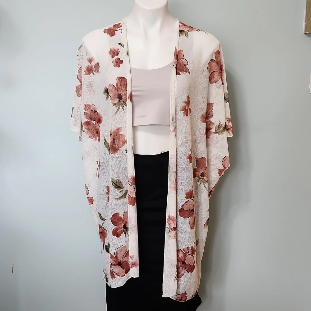 Final Sale White and Pink Floral Duster - Picture 2 of 13
